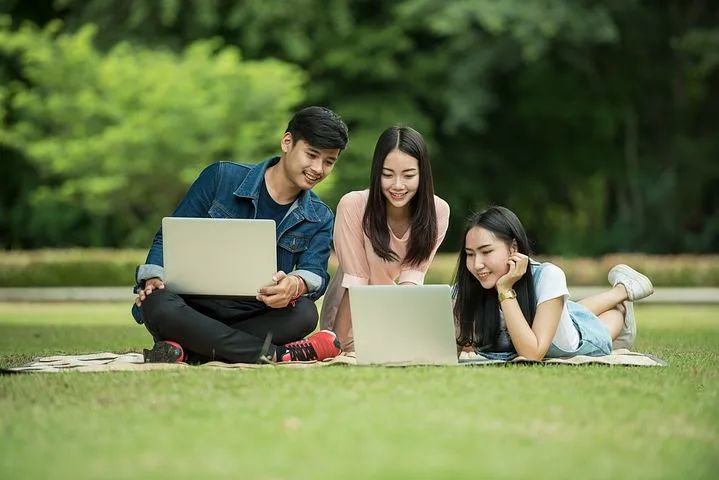 https://lingchen-resource.oss-cn-shenzhen.aliyuncs.com/admin/pro/20230322/185416image.png