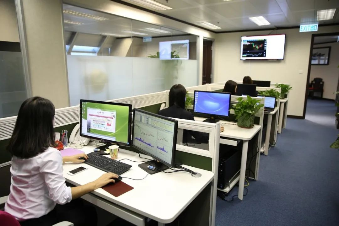 https://lingchen-resource.oss-cn-shenzhen.aliyuncs.com/admin/pro/20230421/173941image.png