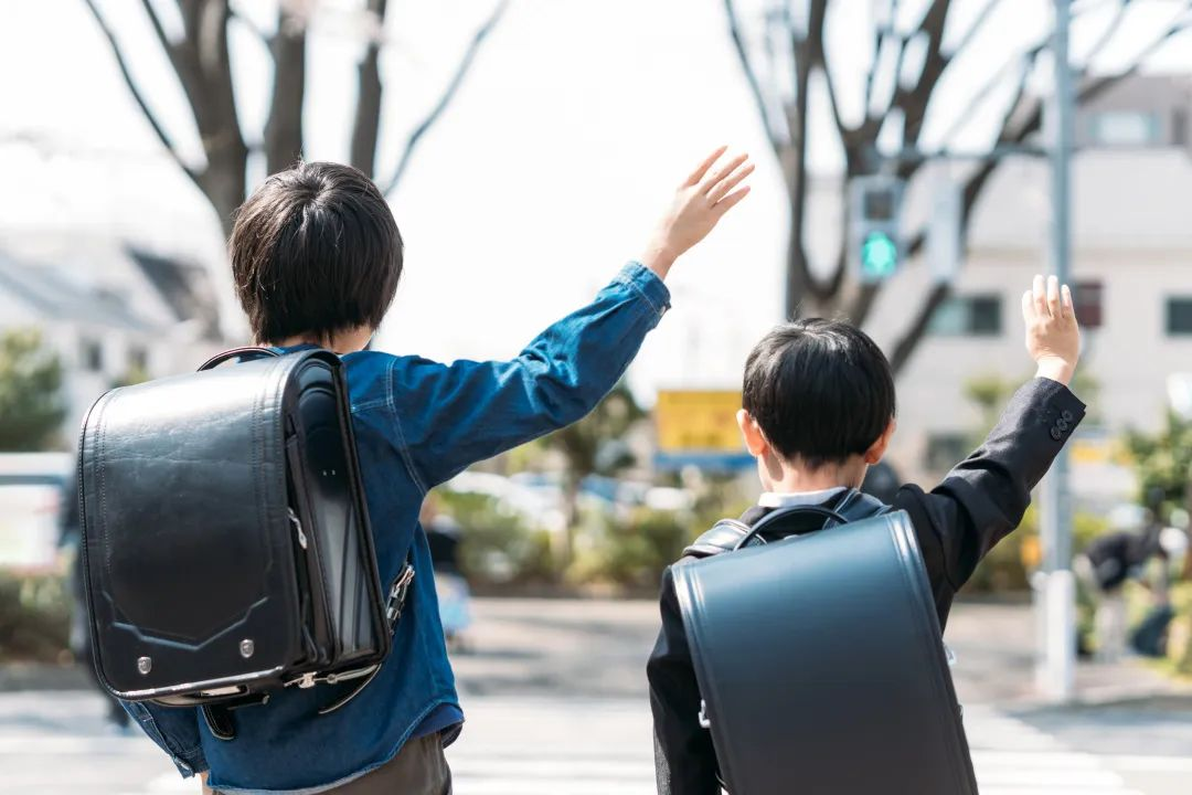 https://lingchen-resource.oss-cn-shenzhen.aliyuncs.com/admin/pro/20230423/115033image.png