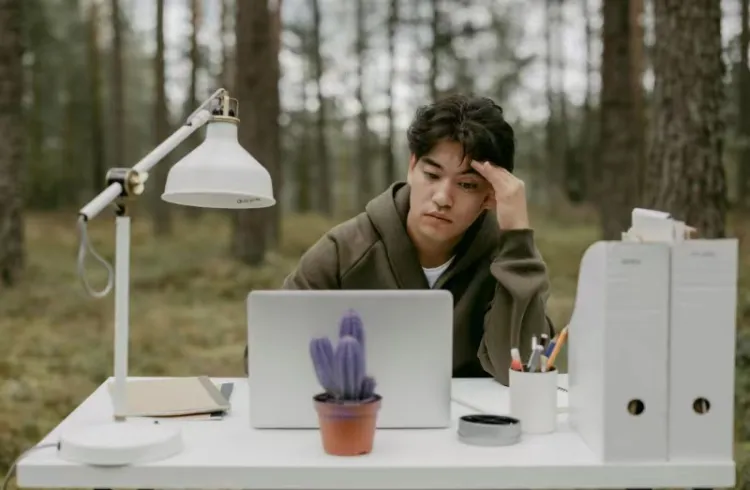 东亚人为什么活得这么累？如何逃出过劳的“摩登时代”？