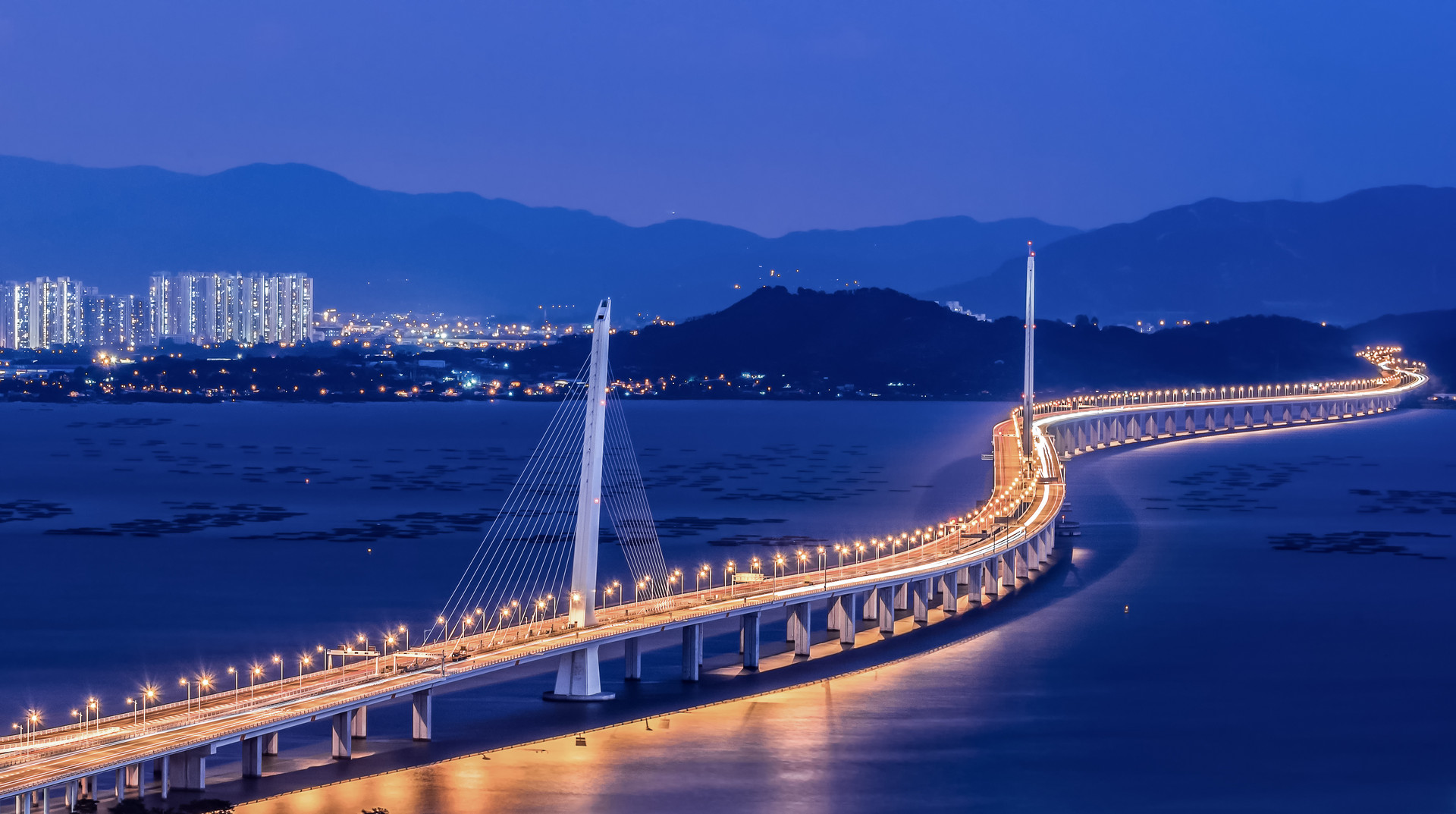 https://lingchen-resource.oss-cn-shenzhen.aliyuncs.com/admin/pro/20240814/163825%E6%91%84%E5%9B%BE%E7%BD%91_500621722_%E6%B7%B1%E5%9C%B3%E6%B9%BE%E5%A4%A7%E6%A1%A5(%E4%BC%81%E4%B8%9A%E5%95%86%E7%94%A8).jpg